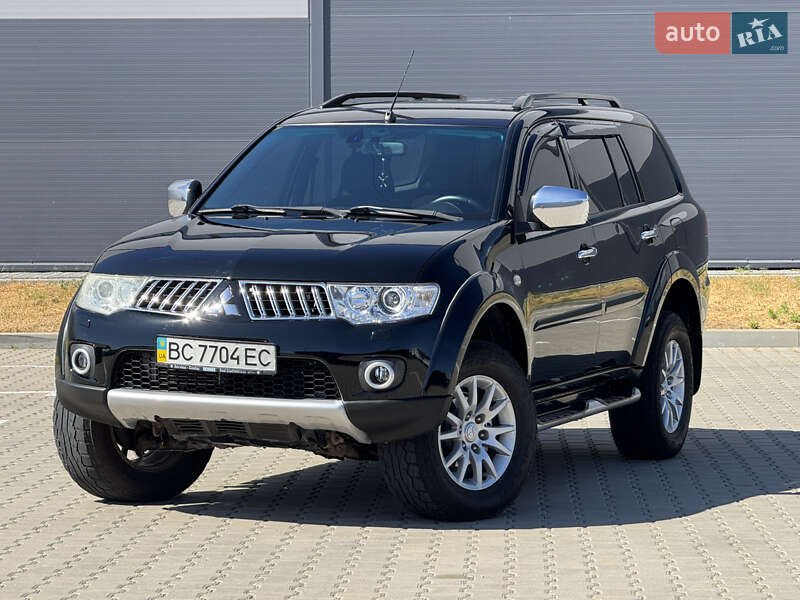 Mitsubishi Pajero 2011