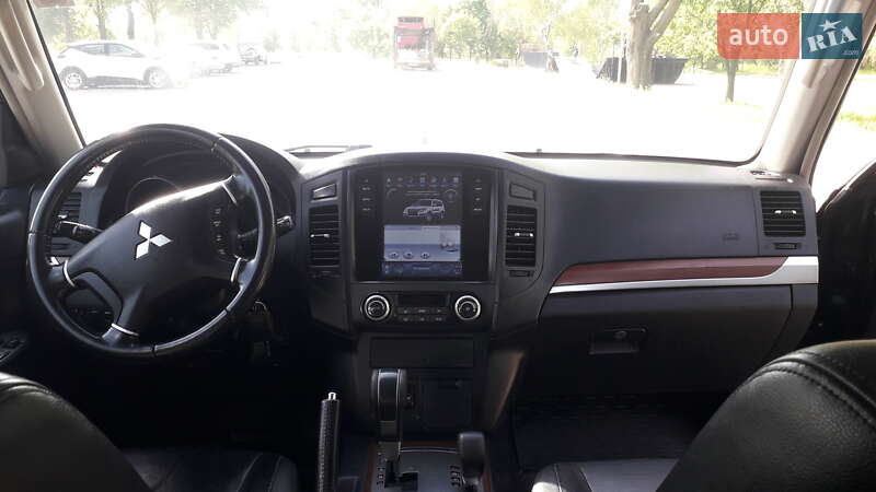 Позашляховик / Кросовер Mitsubishi Pajero 2007 в Запоріжжі