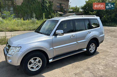 Позашляховик / Кросовер Mitsubishi Pajero 2007 в Києві