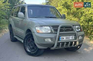 Внедорожник / Кроссовер Mitsubishi Pajero 2001 в 