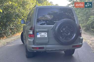 Внедорожник / Кроссовер Mitsubishi Pajero 2001 в 