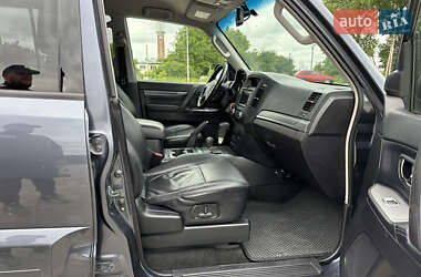 Внедорожник / Кроссовер Mitsubishi Pajero 2007 в 