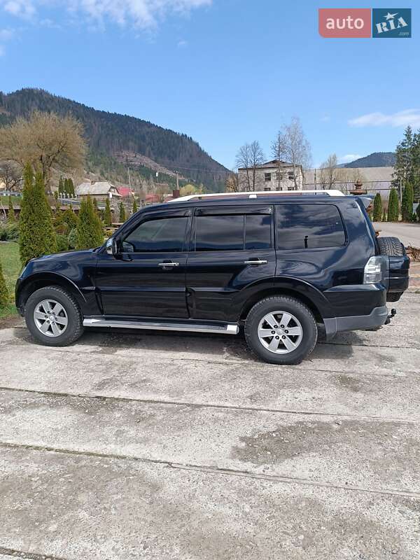 Внедорожник / Кроссовер Mitsubishi Pajero 2007 в Межгорье