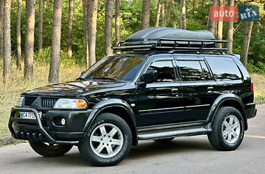 Внедорожник / Кроссовер Mitsubishi Pajero 2006 в 