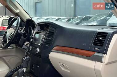 Внедорожник / Кроссовер Mitsubishi Pajero 2009 в 