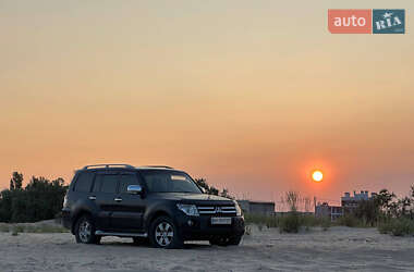 Внедорожник / Кроссовер Mitsubishi Pajero 2006 в Черноморске