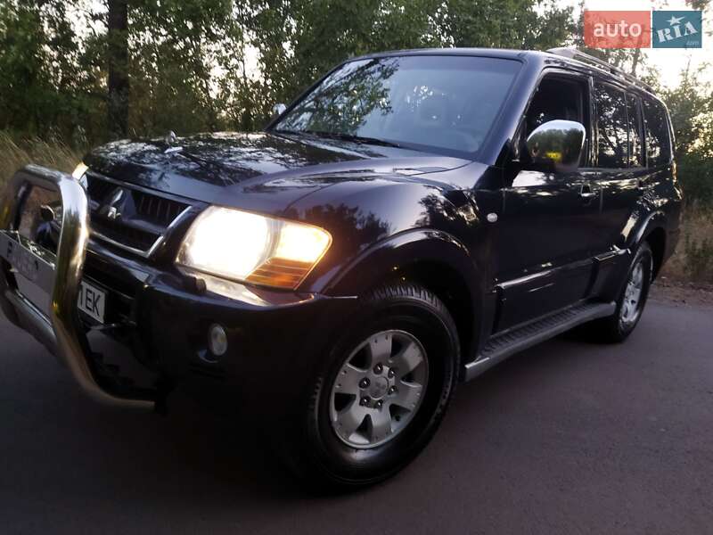 Mitsubishi Pajero 2004