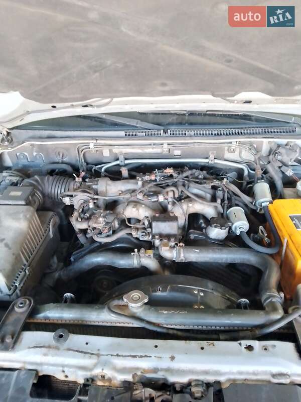 Позашляховик / Кросовер Mitsubishi Pajero 2000 в Дніпрі