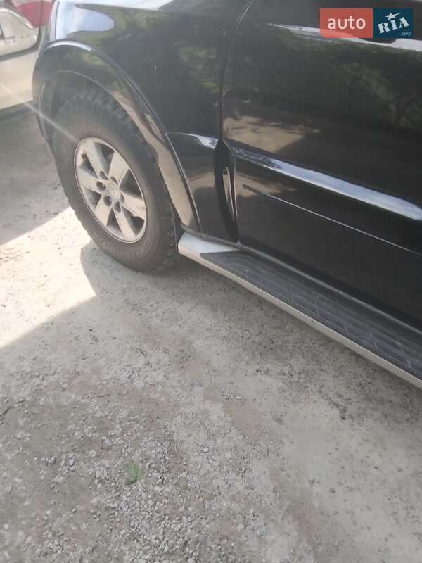 Позашляховик / Кросовер Mitsubishi Pajero 2007 в Києві