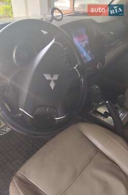 Внедорожник / Кроссовер Mitsubishi Pajero 2007 в 