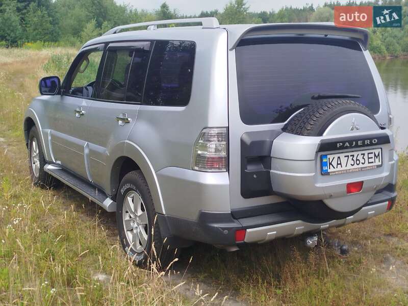 Внедорожник / Кроссовер Mitsubishi Pajero 2007 в Киеве