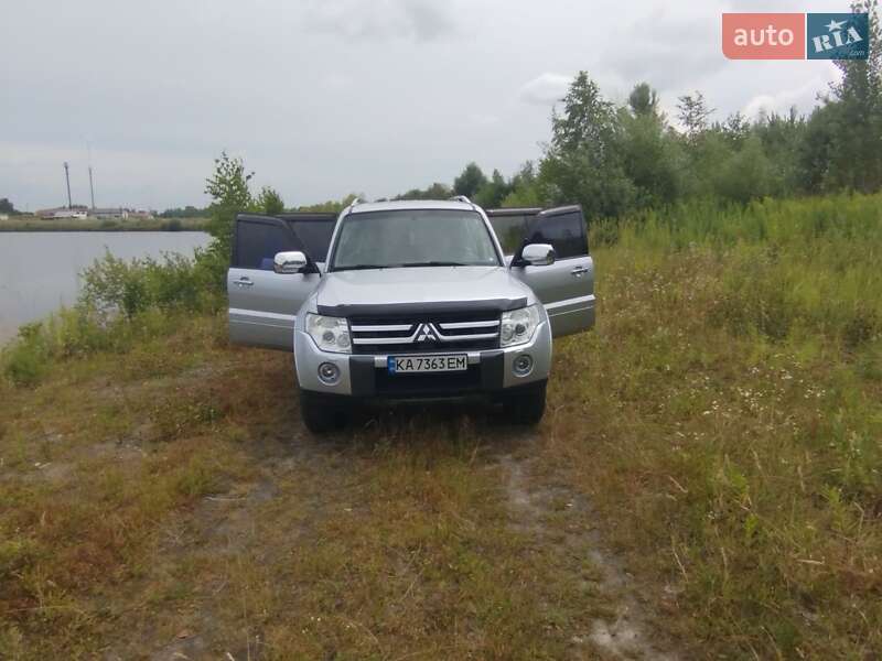 Внедорожник / Кроссовер Mitsubishi Pajero 2007 в Киеве
