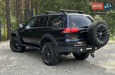 Внедорожник / Кроссовер Mitsubishi Pajero 2013 в 