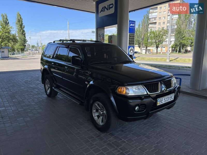 Позашляховик / Кросовер Mitsubishi Pajero 2007 в Миколаєві