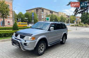 Внедорожник / Кроссовер Mitsubishi Pajero 2005 в 