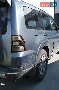 Позашляховик / Кросовер Mitsubishi Pajero 2008 в 