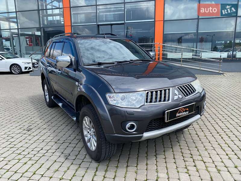 Mitsubishi Pajero 2011