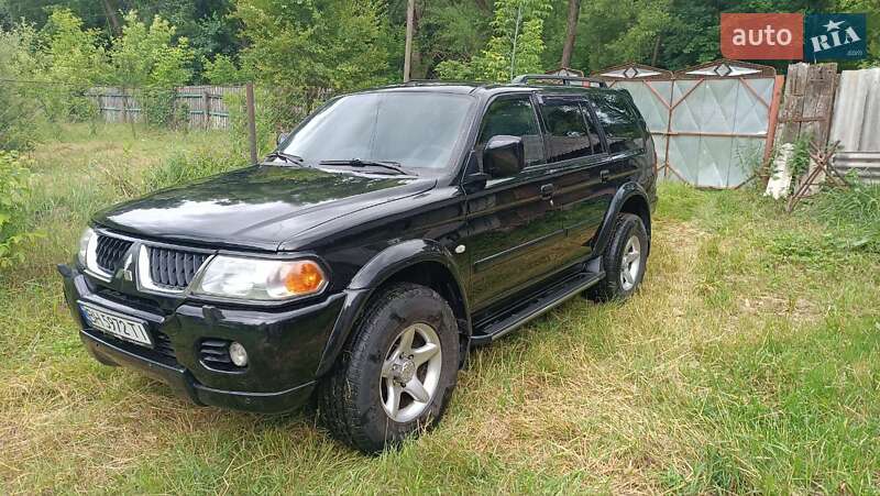 Внедорожник / Кроссовер Mitsubishi Pajero 2006 в Коропе
