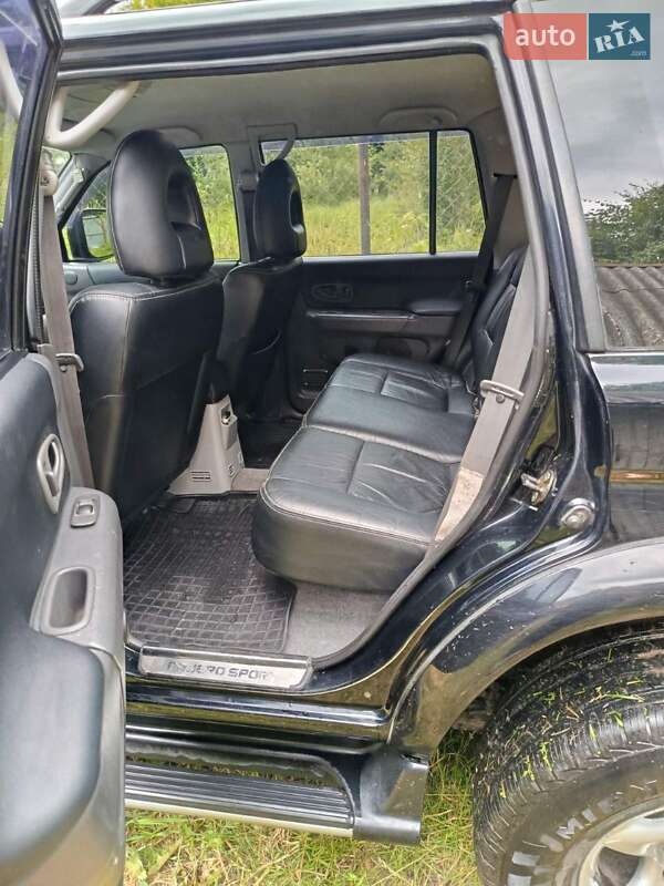 Внедорожник / Кроссовер Mitsubishi Pajero 2006 в Коропе