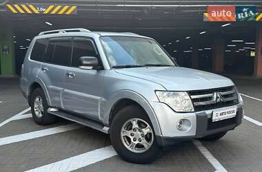 Позашляховик / Кросовер Mitsubishi Pajero 2007 в Києві