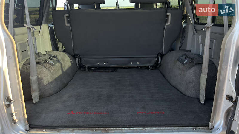 Внедорожник / Кроссовер Mitsubishi Pajero 1988 в Днепре фото 21 Внедорожник / Кроссовер Mitsubishi Pajero 1988 в Днепре