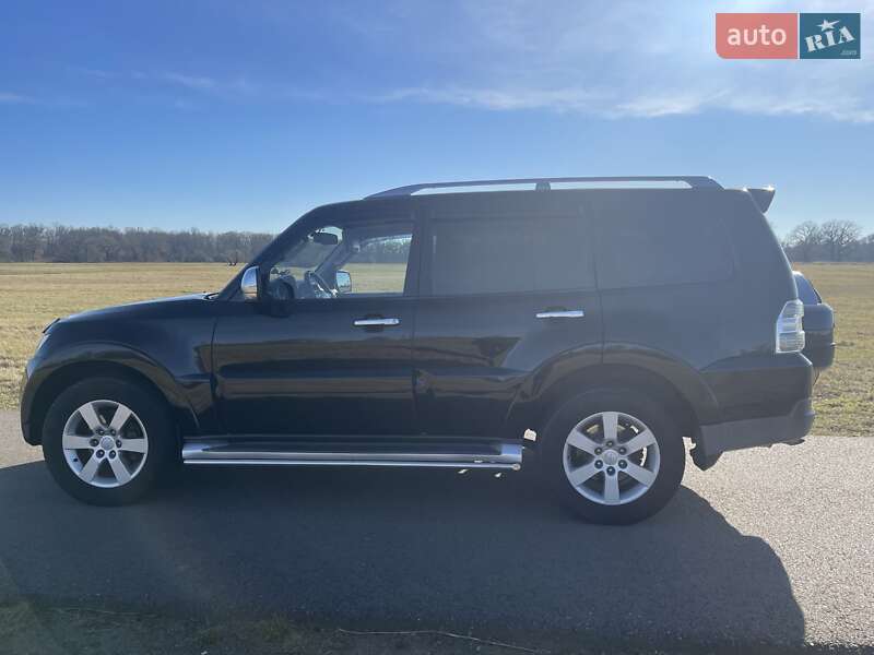 Внедорожник / Кроссовер Mitsubishi Pajero 2007 в 