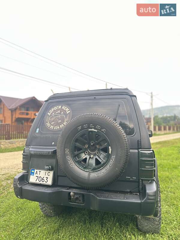 Внедорожник / Кроссовер Mitsubishi Pajero 1993 в Микуличине