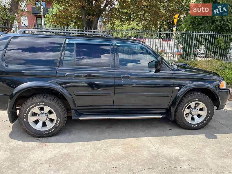Внедорожник / Кроссовер Mitsubishi Pajero 2007 в Киеве