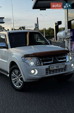 Внедорожник / Кроссовер Mitsubishi Pajero 2012 в Днепре