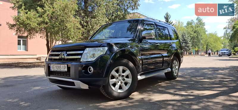 Внедорожник / Кроссовер Mitsubishi Pajero 2009 в Кривом Роге