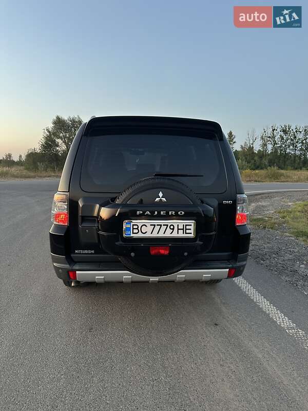 Внедорожник / Кроссовер Mitsubishi Pajero 2007 в 