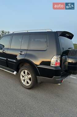 Внедорожник / Кроссовер Mitsubishi Pajero 2007 в 