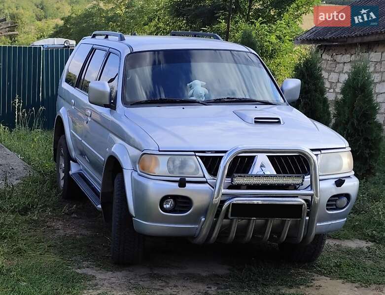 Внедорожник / Кроссовер Mitsubishi Pajero 2006 в 