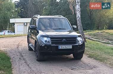 Позашляховик / Кросовер Mitsubishi Pajero 2008 в Мені