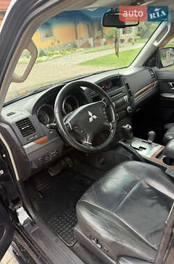 Внедорожник / Кроссовер Mitsubishi Pajero 2008 в 