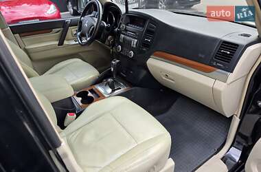 Внедорожник / Кроссовер Mitsubishi Pajero 2007 в 