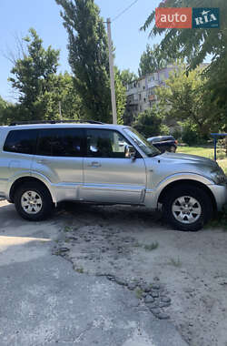 Внедорожник / Кроссовер Mitsubishi Pajero 2004 в 