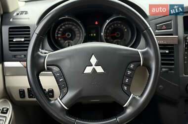 Внедорожник / Кроссовер Mitsubishi Pajero 2008 в 