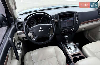 Внедорожник / Кроссовер Mitsubishi Pajero 2008 в 