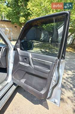 Внедорожник / Кроссовер Mitsubishi Pajero 2010 в 