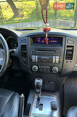 Внедорожник / Кроссовер Mitsubishi Pajero 2007 в 