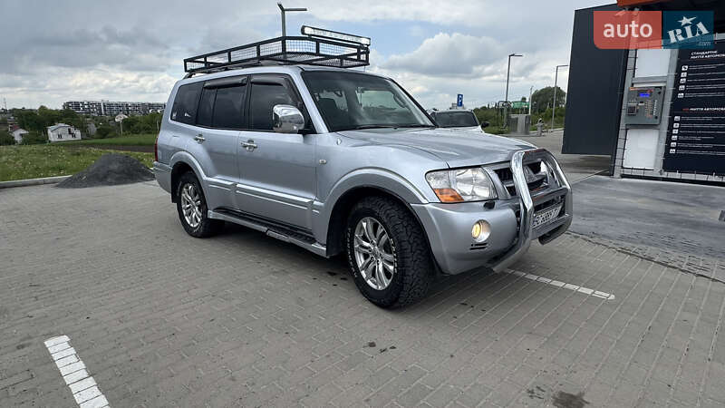 Внедорожник / Кроссовер Mitsubishi Pajero 2004 в 