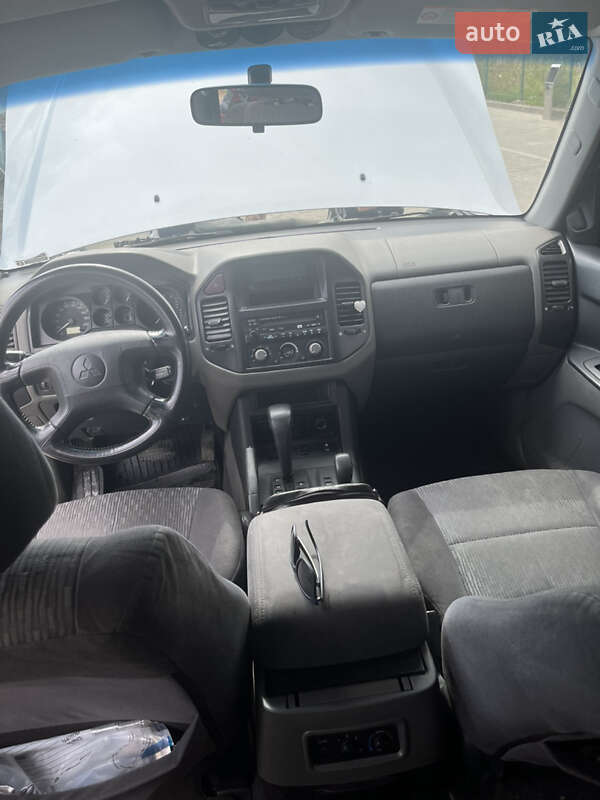 Внедорожник / Кроссовер Mitsubishi Pajero 2006 в Дрогобыче