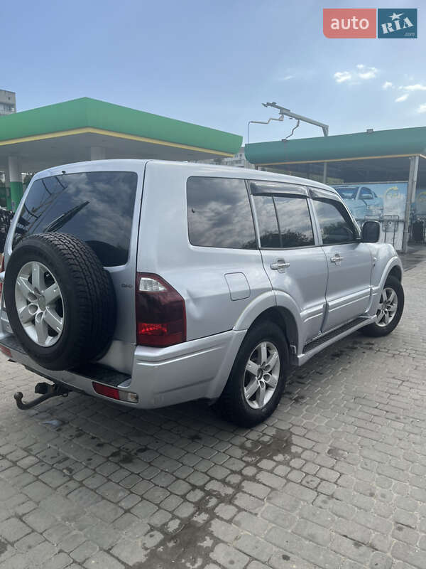 Внедорожник / Кроссовер Mitsubishi Pajero 2006 в Дрогобыче