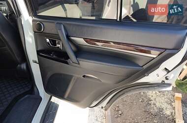 Внедорожник / Кроссовер Mitsubishi Pajero 2013 в 