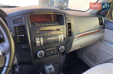 Внедорожник / Кроссовер Mitsubishi Pajero 2007 в 