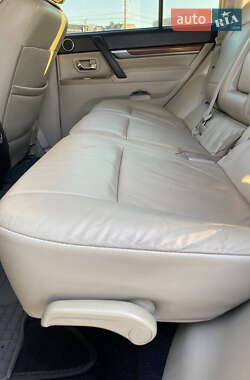Внедорожник / Кроссовер Mitsubishi Pajero 2007 в 