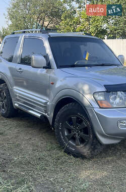 Позашляховик / Кросовер Mitsubishi Pajero 2000 в Хусті