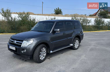 Внедорожник / Кроссовер Mitsubishi Pajero 2010 в 