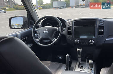 Внедорожник / Кроссовер Mitsubishi Pajero 2010 в 